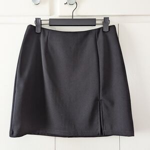 Forever 21 Sleek Black Mini Skirt